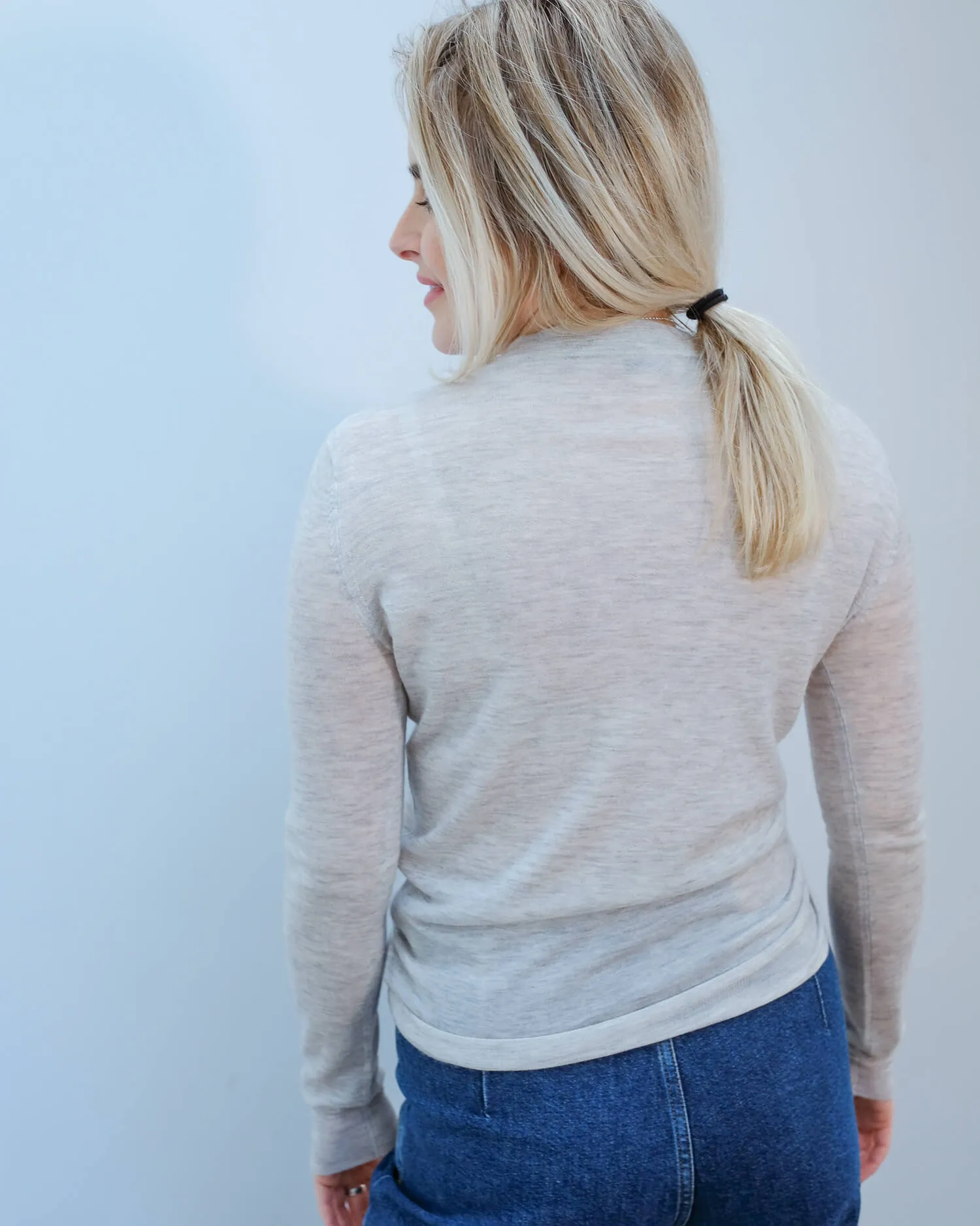 JOSEPH Rd Nk cashair 4407 in grey chine