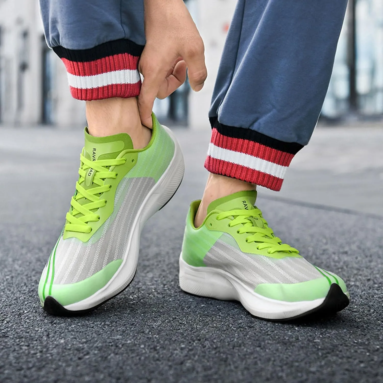 Man's Slip On Running Shoes Lightweight Carbon Plated Board Breathable Casual Non-Slip Sneakers for Gym Jogging Travel Work